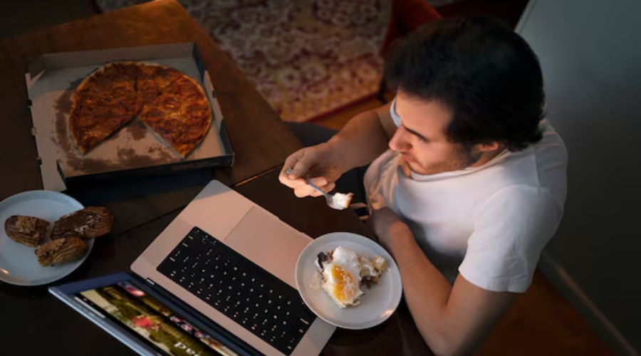 Phones, Junk Food, and Debt: The New ‘Three Villains’ of Indian Healthcare